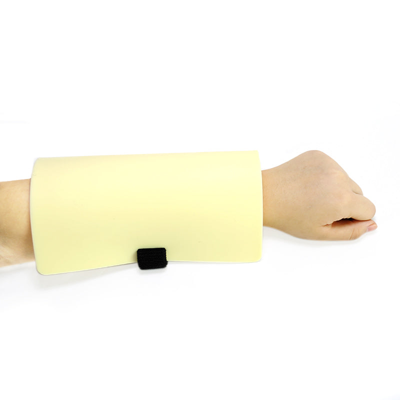 Flat tattoo practice skin 20x20cm with elastic strap, designed for professional and beginner tattoo artists.