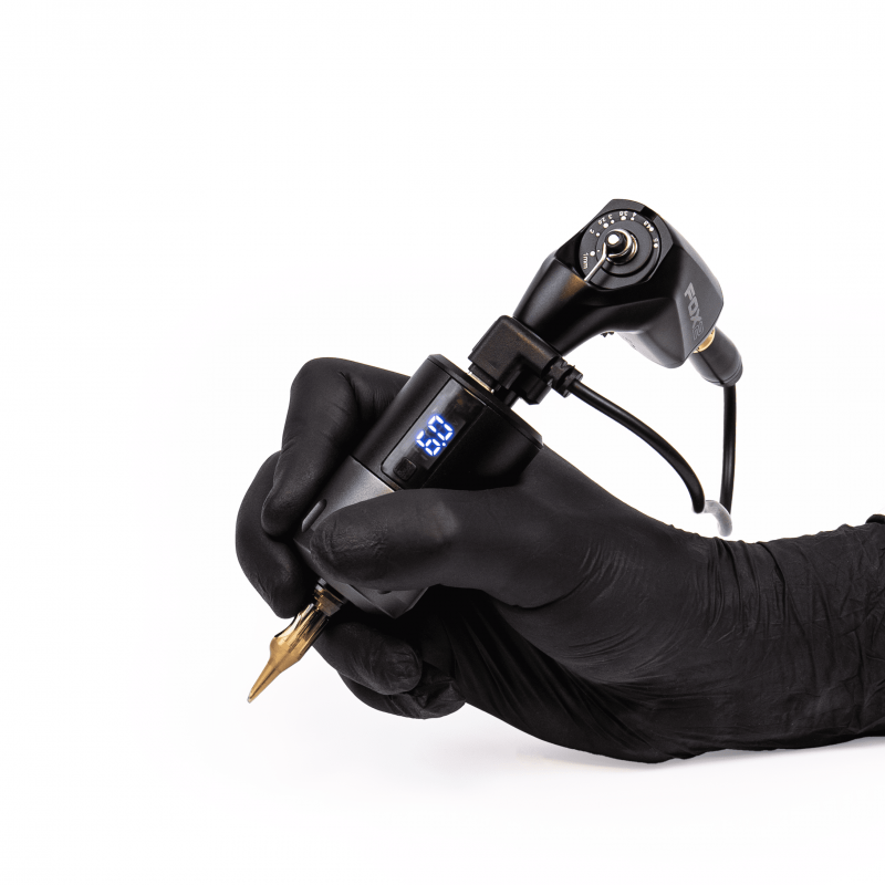 EQUALISER FOX BIG V2 – rotary tattoo machine with powerful 10W motor and adjustable stroke.. Comfortable tattoo grip with 2000W battery in one machine.